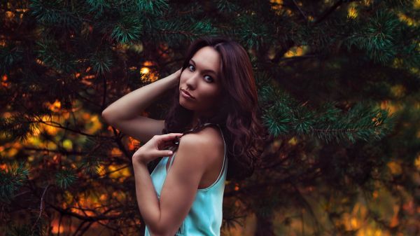 sunlight,forest,women outdoors,women,model,long hair