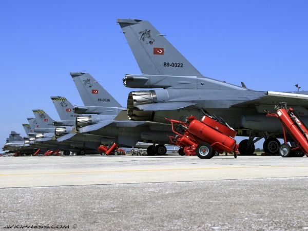 อากาศยาน,กองกำลังตุรกี,ยานพาหนะ,เครื่องบิน,พลเรือนทั่วไป F 16 Fighting Falcon,เครื่องบินทหาร