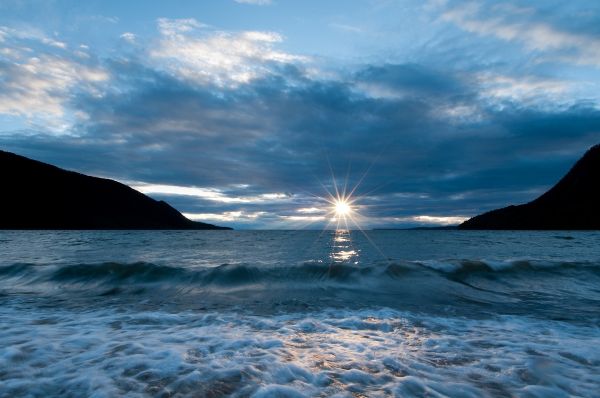 Baikaljärvi,auringonlasku,aallokko