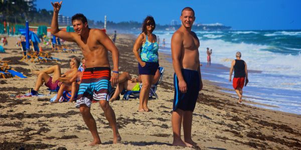 ocean,shirtless,man,male,men,guy