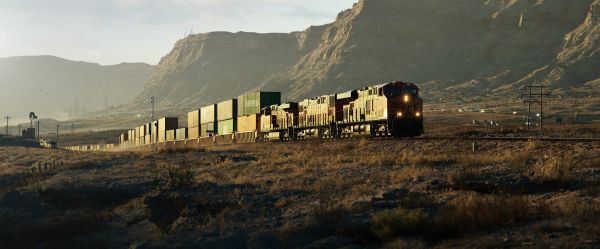 train,ciel,nuage,véhicule,Montagne,plante