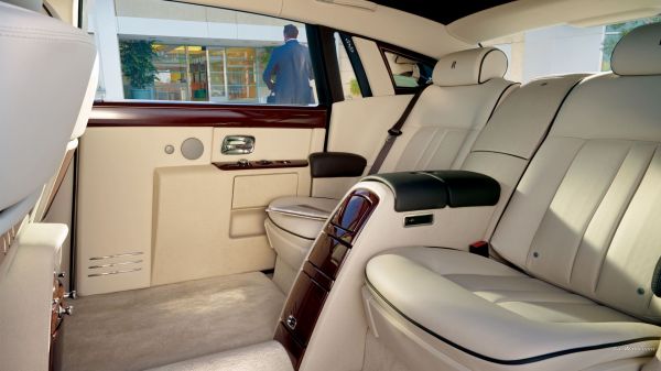 кола,превозно средство,интериора на колата,лимузина,Rolls Royce Phantom,наземни превозни средства