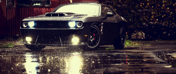 ultra široký,auto,uhnúť,Dodge Challenger Hellcat