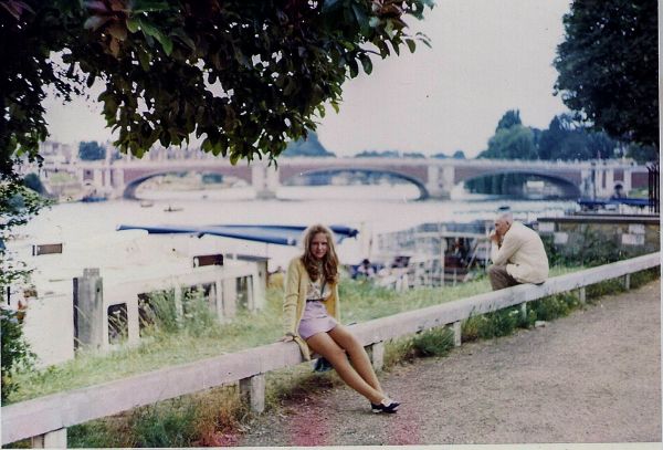 bridge,people,woman,London,girl,beautiful