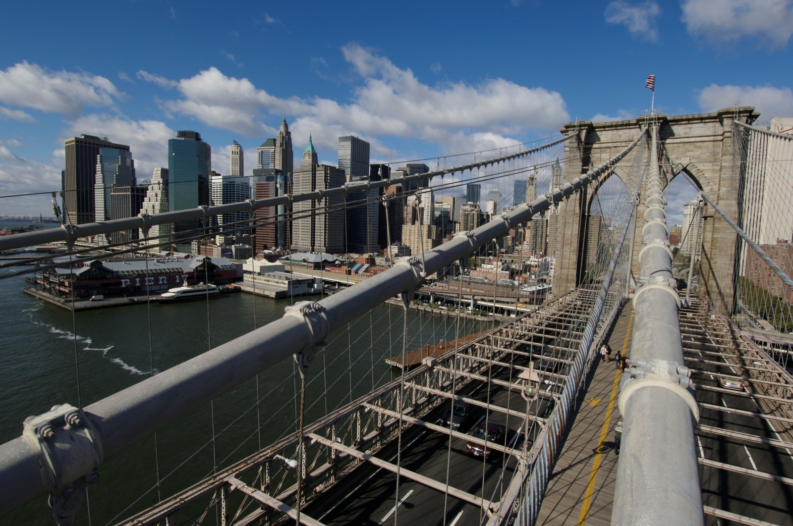 La ville de New York, le pont de Brooklyn, construction