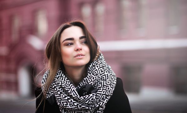 women,brunette,brown eyes,open mouth,scarf,depth of field