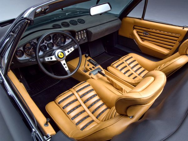 voiture,véhicule,voiture de sport,Ferrari,Voiture performante,volant