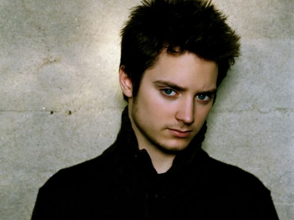 Elijah Wood,brunette,actor,face,blue eyed,guy