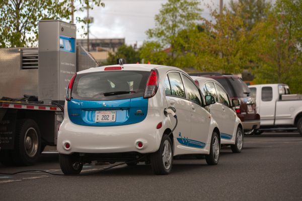 кола,превозно средство,Mitsubishi,транспорт,шофиране,електрическа кола