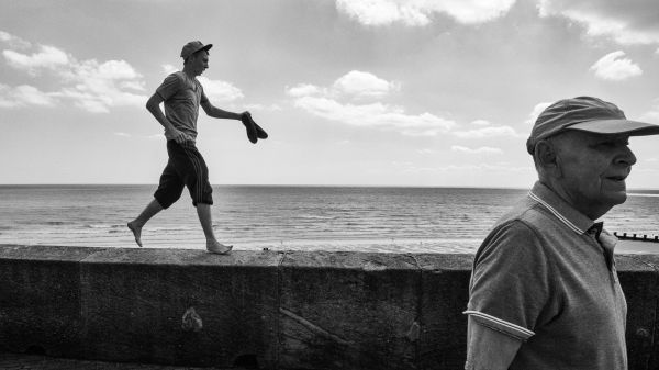 bridlington,briefencounters,candid,peterbartlett,blackandwhite,lunaphoto