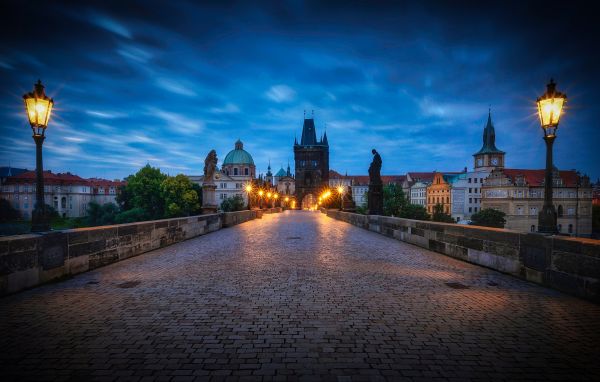 Gebäude,Strassenlicht,Wolke,Himmel,Atmosphäre,Beleuchtung