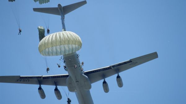 1920x1080 px,Airbourne,válečný,padák,Divingflight,Létat