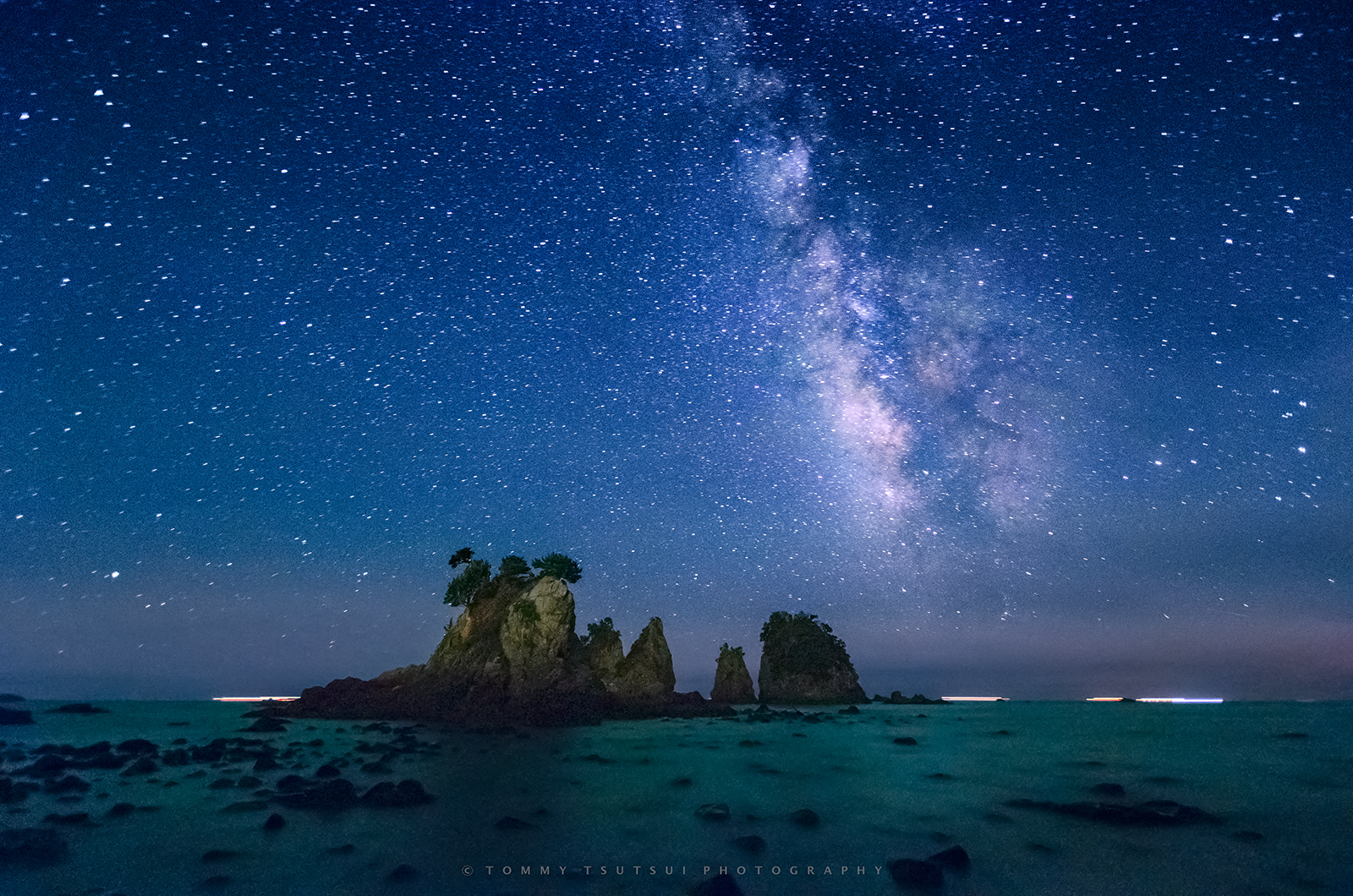 sky, nature, sea, atmosphere, water, horizon, outer space, phenomenon, ocean, night, star, astronomical object, computer wallpaper, calm, Earth, universe, galaxy, Milky Way, space, wave, darkness, landscape, astronomy, midnight, screenshot