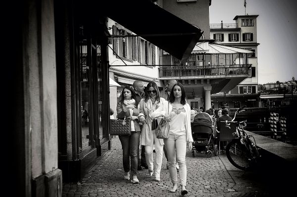 street,urban,bw,monochrome,schweiz,sunglasses