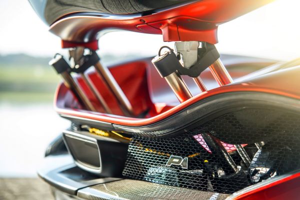 samochód,rury wydechowe,McLaren P1,rear wing