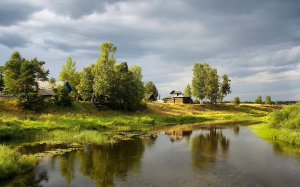 grønn,elv,landsby,himmel,skyet,sommer