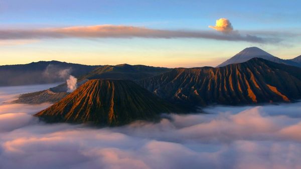 vulkán,krajina,príroda,hora Bromo,Indonézia,mraky