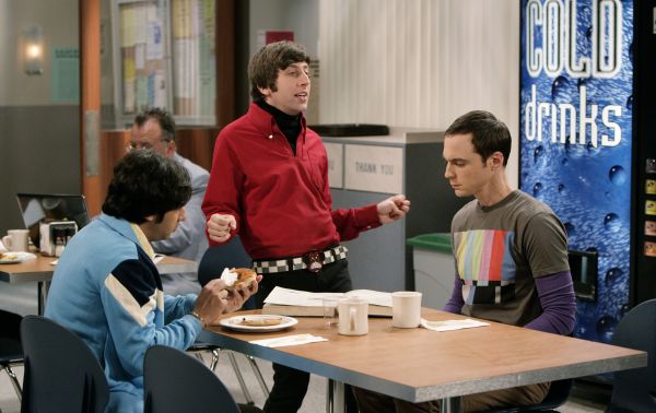 La teoría del Big Bang,Sheldon,Howard,Raj,comedor