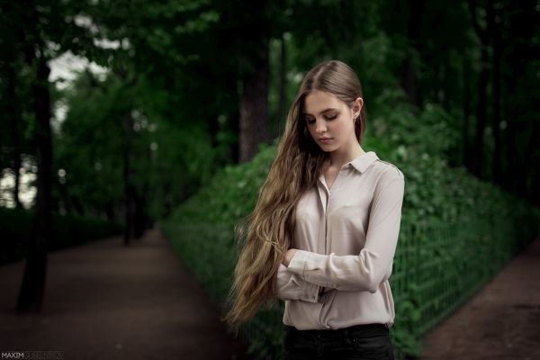 Frauen im Freien,Frau,Modell-,Porträt,Tiefenschärfe,lange Haare