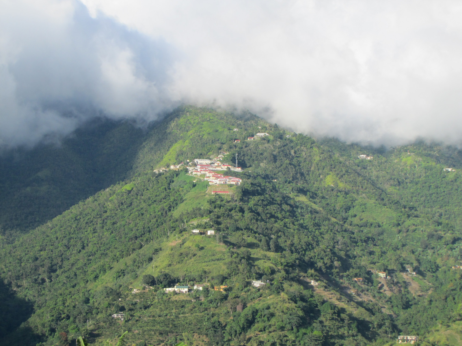 hutan, bukit, awan-awan, pegunungan Alpen, hutan hujan, dataran, punggung bukit, gunung, petualangan, 4000x3000 px, fenomena atmosfer, Atmosfer bumi, bentang alam pegunungan, landform, fitur geografis, foto udara, fenomena geologi, pegunungan, Stasiun bukit