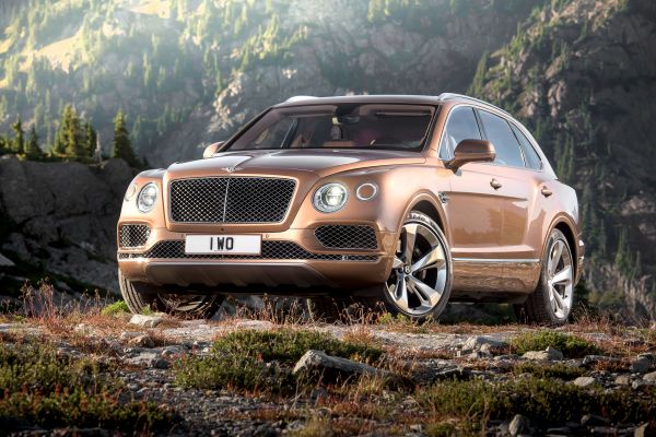 Bentley,Bentayga,brun,sidovy