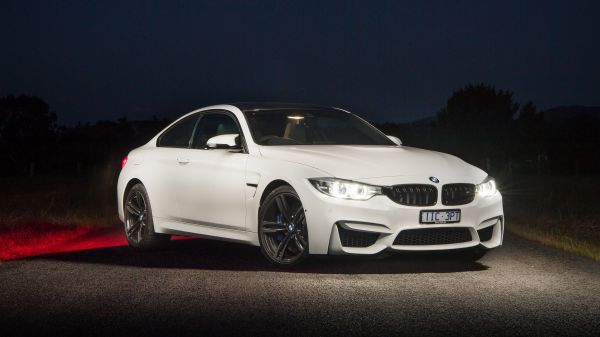 BMW M4,BMW,Araba,Farlar,Plakalar,Minimalizm