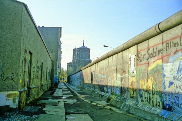 rua,cidade,Paisagem urbana,parede,estrada,verde