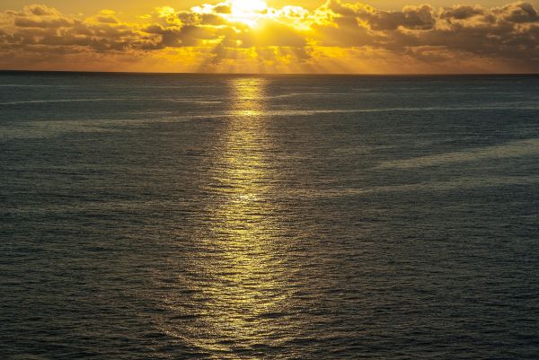 matahari terbenam,laut,langit