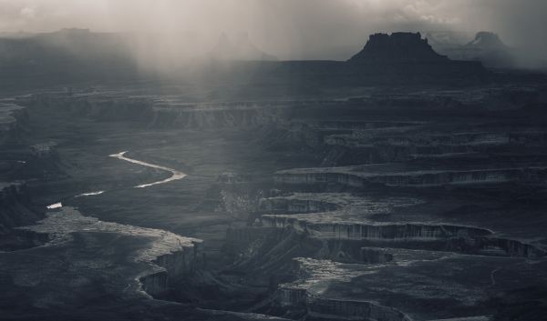 Parc national de Canyonlands,foncé,paysage,2048x1205 px,érosion,brouillard