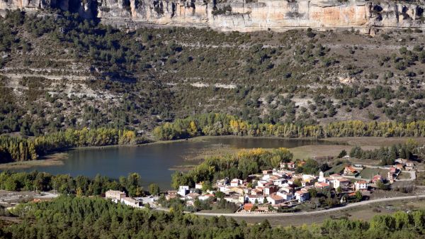 Spanyolország,víz,Cuenca,lagúna,fák,hegyek