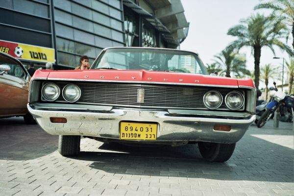 bil,Chrysler,olympustrip35,film,Kodak,farge