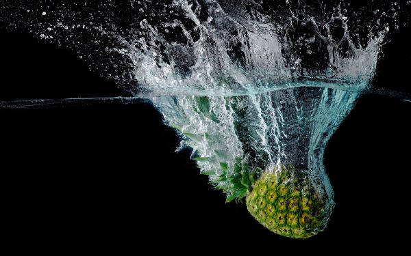 pineapple,spray,water