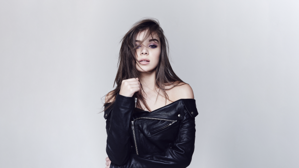 Kvinder,Hailee Steinfeld,berømthed,brunette,Kigger på seeren,læderjakker