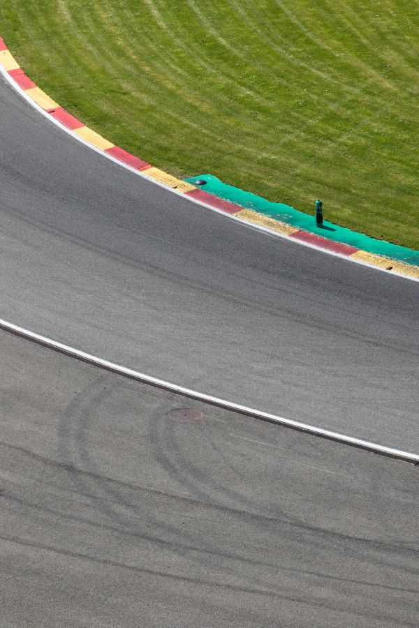 ยางมะตอย,Spa Francorchamps,แทร็คการแข่งขัน,เพลง,การแสดงภาพบุคคล