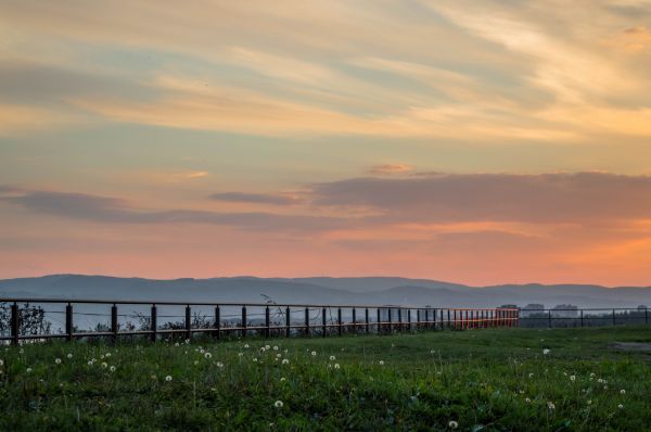 sollys,landskab,solnedgang,hav,Bugt,bakke