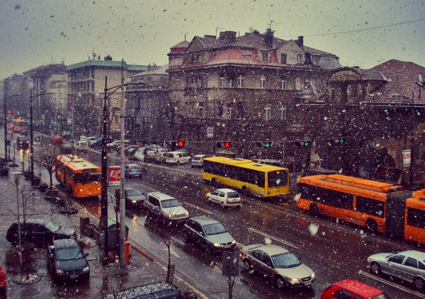 Auto,Himmel,Stadt,Straße,Stadtbild,Schnee