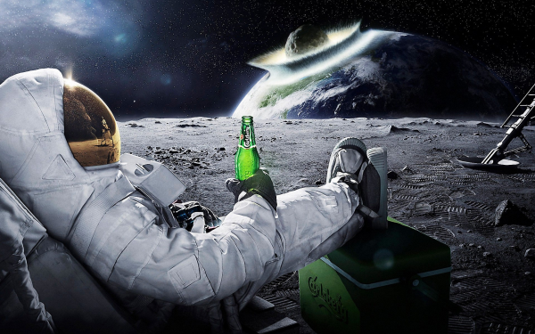 mustaa huumoria,Carlsberg,astronautti,Kuu,mainoksia