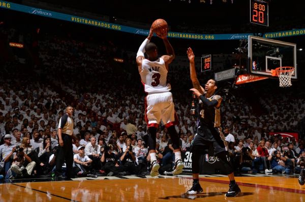 Αθλητισμός,μπάσκετ,NBA,Slam Dunk,Μαϊάμι Χιτ