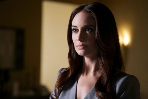 kvinner,brunette,Mallory Jansen,Agents of S H I E L D,langt hår,ser bort