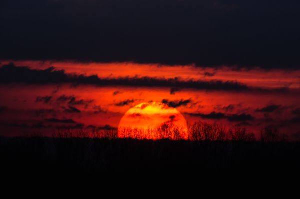 auringonlasku,luonto,maisema,taivas,pilviä,auringonnousu