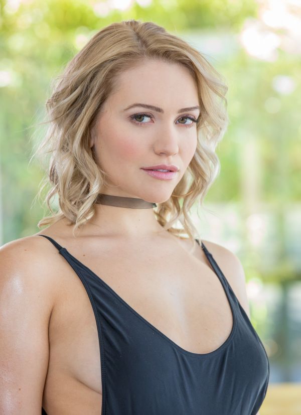 model,wanita,pornstar,Mia Malkova,berambut pirang,sideboob