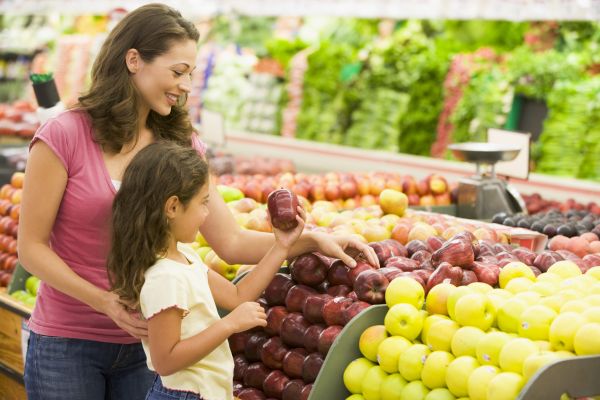 hija,Madre,Fruta,Manzanas,supermercado,elección