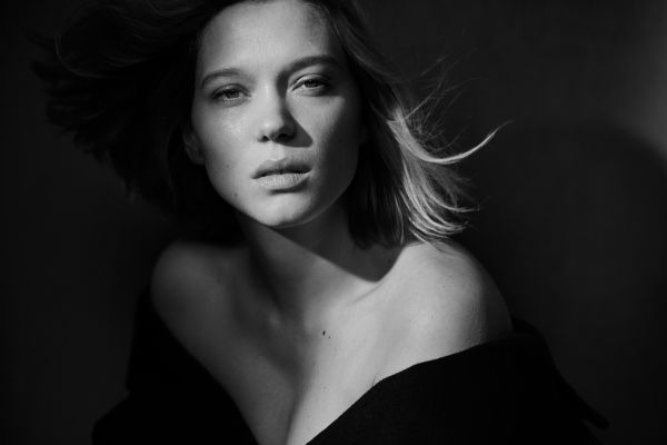 lea Seydoux,L'attrice francese,monocromo,guardando spettatore,donne,ritratto