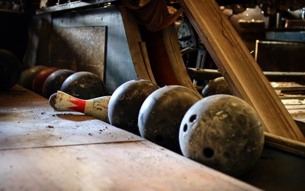 Boules de bowling,temple,vieux,se ruiner,abandonné,bois