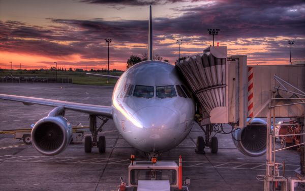 Himmel,Flugzeug,Flugzeug,Sonnenuntergang,Abend,Flughafen