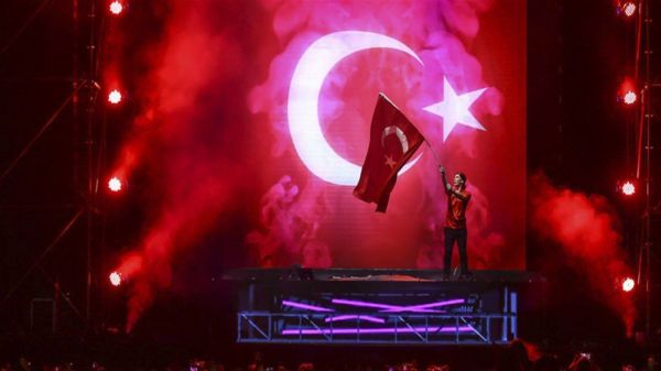 Hardwell,Yo soy Hardwell,Robbert van de Corput,1366x768 px,bandera,Leyenda Turquía