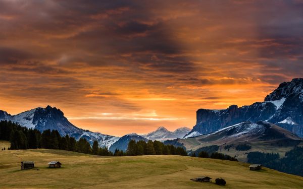 Snowy Mountains,tramonto,erba,cielo