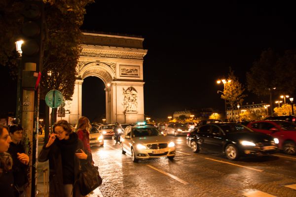 città,strada,paesaggio urbano,notte,architettura,strada