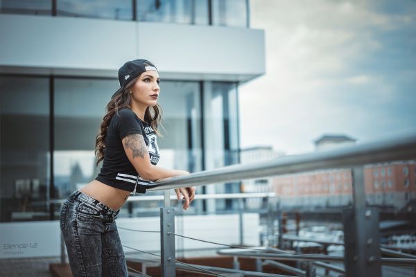 women,model,tattoo,jeans,fashion,baseball caps