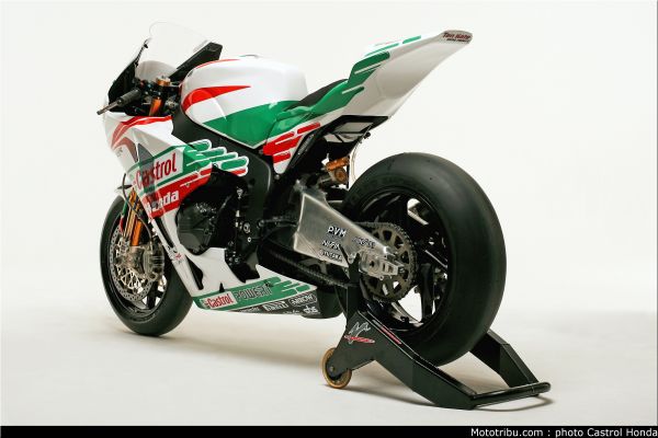 2011, 3504x2336 px, Castrol, Honda, superbike, tým